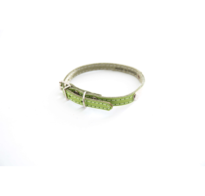 Collier surpiqué avec plaque
