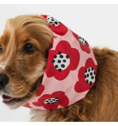 Snood motif fleur rouge